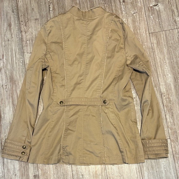 White House Black Market Beige Twill military jacket with Ruffles size 10 - Picture 8 of 8